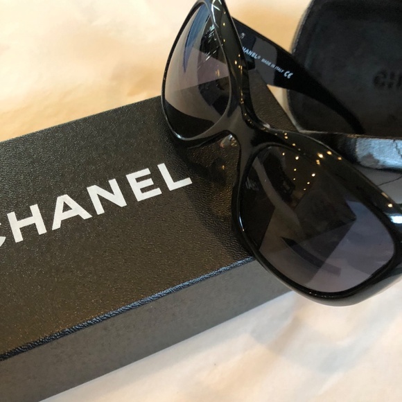 CHANEL SUNGLASSES main image 6